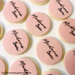 maatwerk logo koekjes met fondantstempel