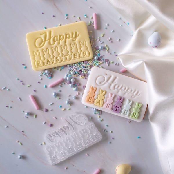 Vier Pasen op een heerlijke manier met onze Happy Easter met haasjes koekstempelset, de 6 schattige paashaasjes vormen samen het woord Easter. Deze koekstempelset is perfect voor het maken van vrolijke paaskoekjes, ideaal voor bij de brunch, als traktatie of om cadeau te geven. Door middel van de two-tone techniek kun je de haasjes met […]