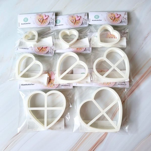 Deze chubby hartje koekjesstekers set heeft een hartvorm met nét wat vollere rondingen – ideaal voor wie houdt van een zachte, speelse look. De set bevat 8 cookie cutters (in de formaten 3 t/m 10 cm) en geeft jouw koekjes direct een warme, liefdevolle uitstraling. ✔ 8 stevige uitstekers met een bol, charmant design✔ Perfect […]