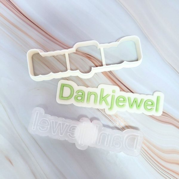 Dé two tone naam koekstempelset voor extra kleurrijke, persoonlijke koekjes, precies zoals jij ze wilt! Wil jij unieke naamkoekjes maken voor een geboorte, verjaardag of een ander bijzonder moment? Met deze maatwerk two tone naam koekstempelset maak je in een handomdraai de mooiste, meest persoonlijke koekjes. Je kiest zelf het lettertype (uit 8 speciaal geselecteerde […]